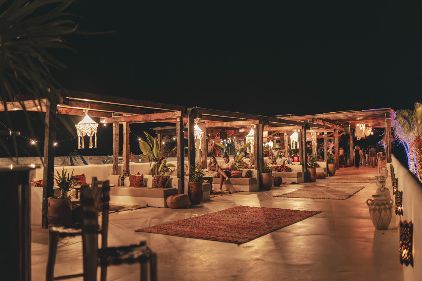 Rooftop de Nudo Beach preparado para un evento privado